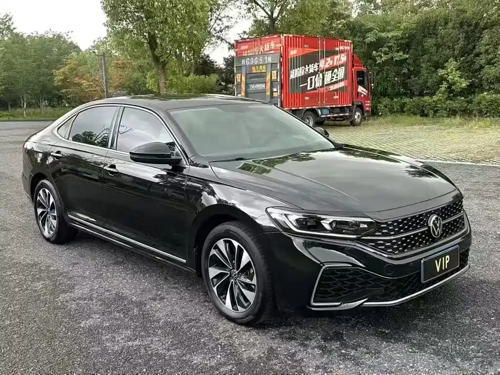 VOLKSWAGEN PASSAT 2022