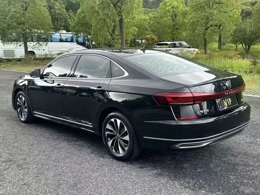 VOLKSWAGEN PASSAT 2022