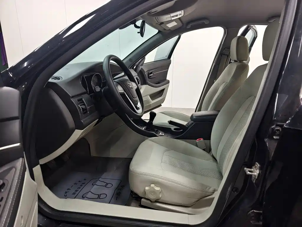 BAIC SENOVA D50 2015