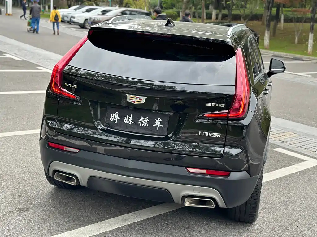 CADILLAC XT4 2021