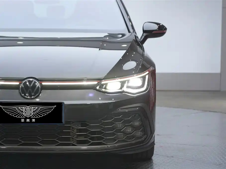 VOLKSWAGEN GOLF GTI 2021