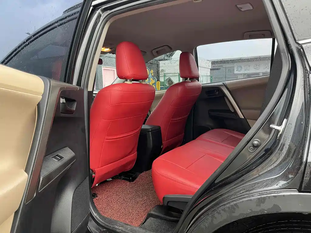 TOYOTA RAV4 RONGFANG 2015