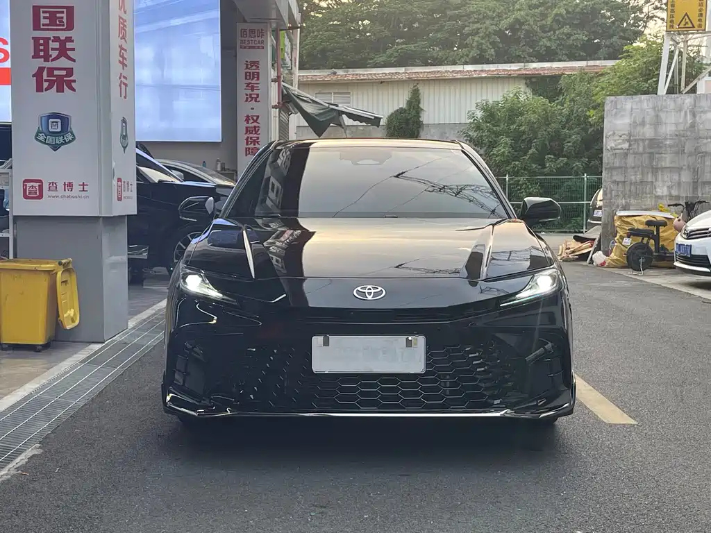 TOYOTA CAMRY 2025
