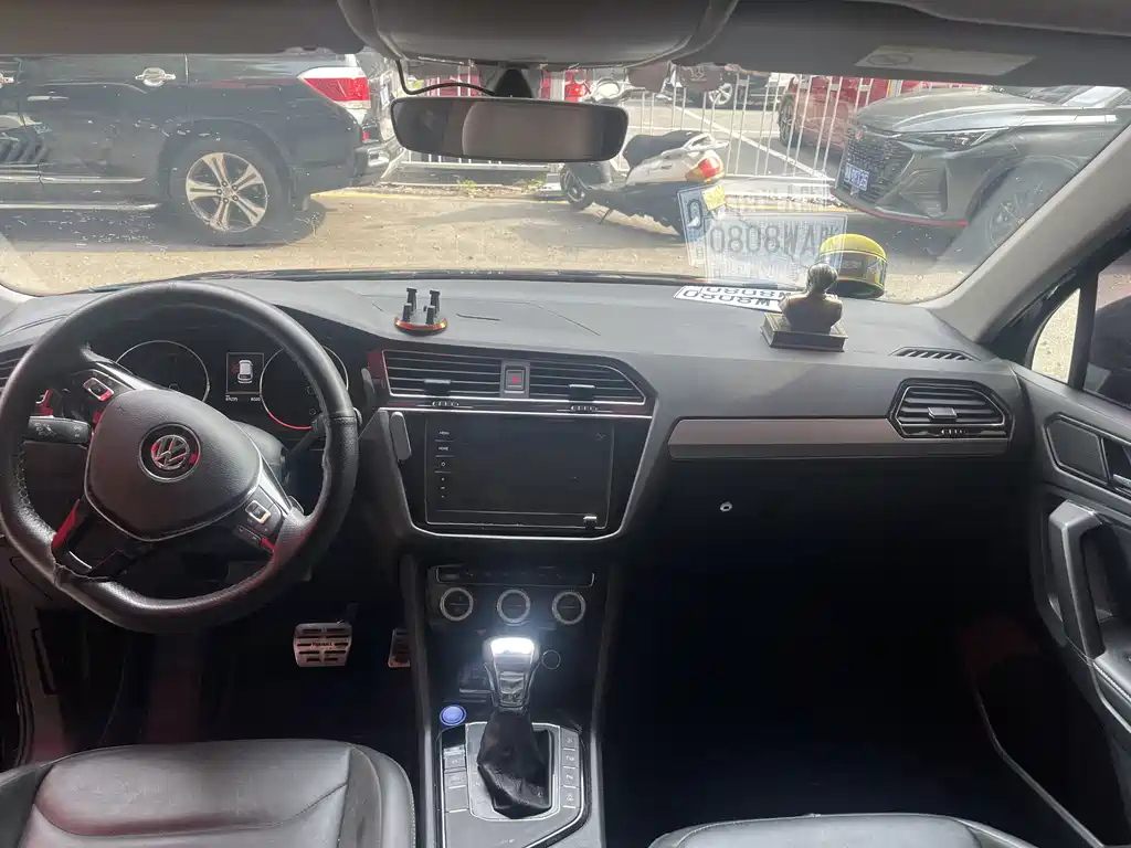 VOLKSWAGEN TIGUAN L 2020