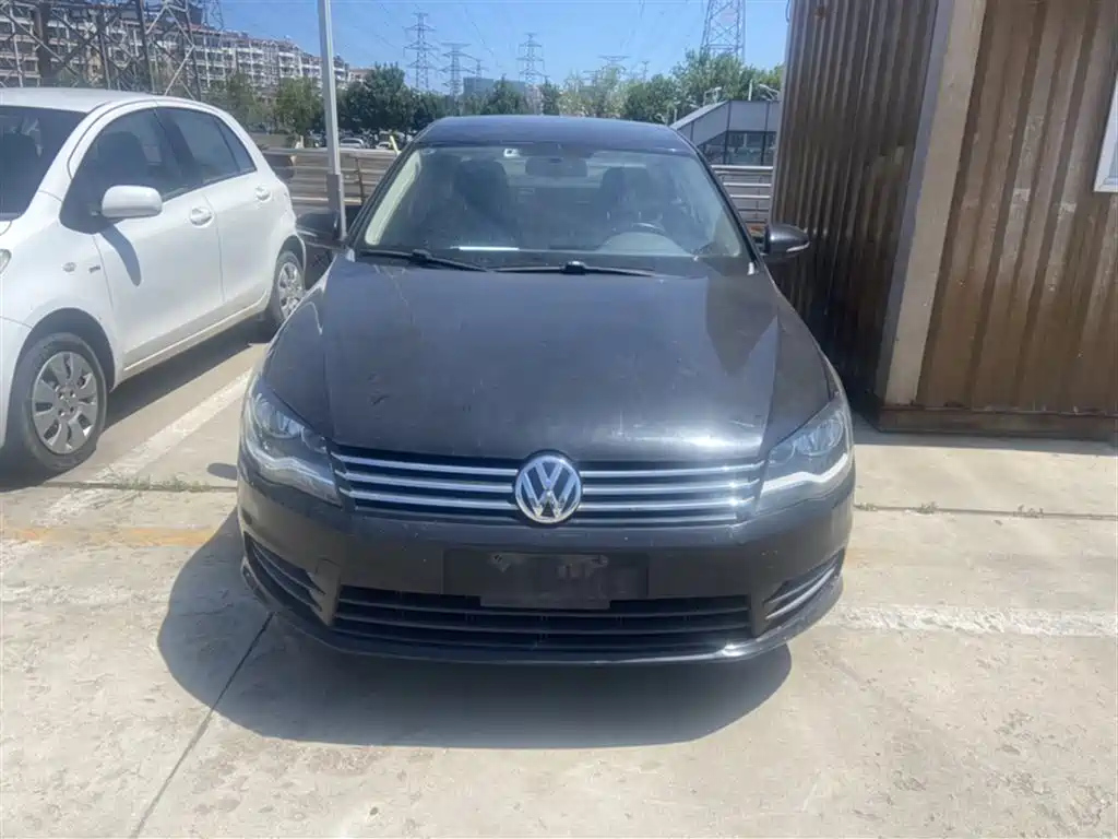 VOLKSWAGEN BORA 2013
