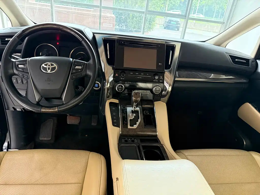 TOYOTA ALPHARD 2018