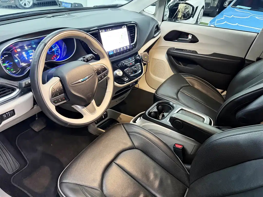 CHRYSLER BIG 捷龙PHEV IMPO 2025