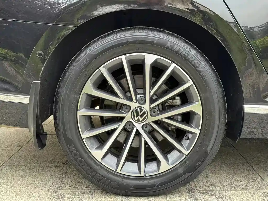 VOLKSWAGEN MAGOTAN 2021