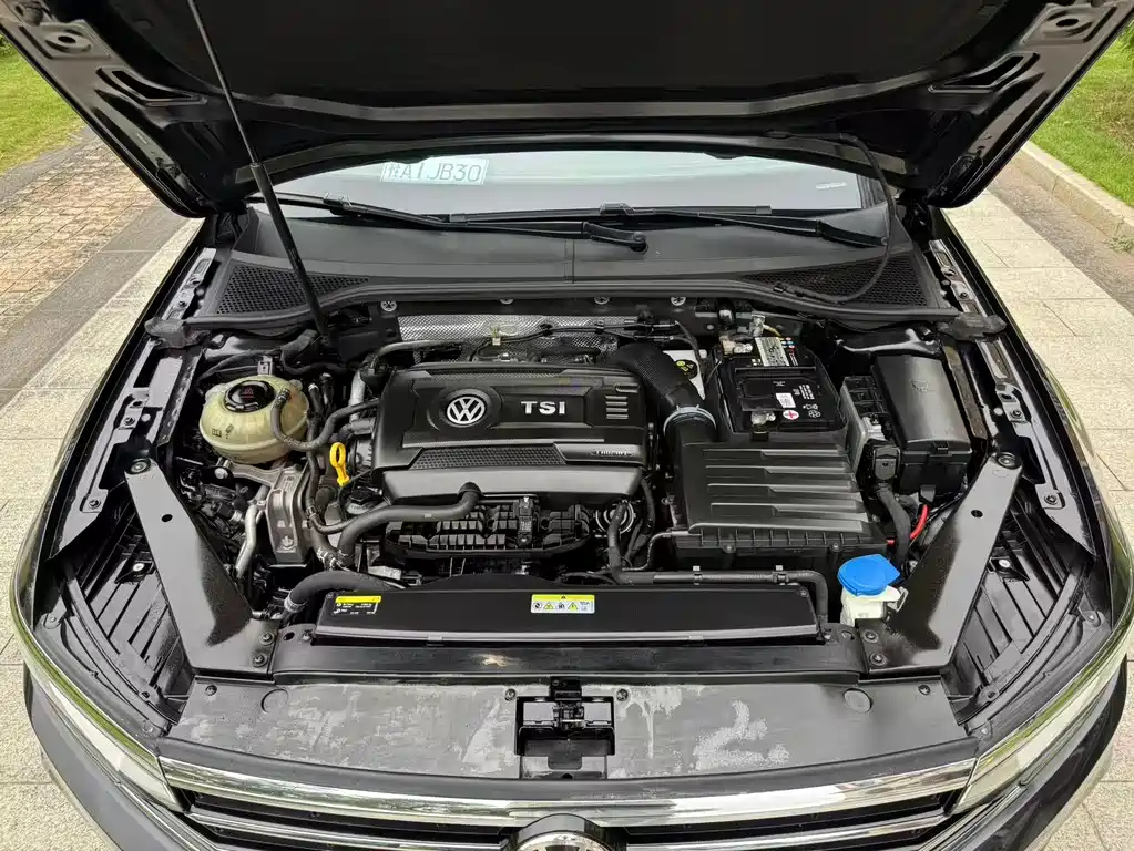 VOLKSWAGEN MAGOTAN 2021