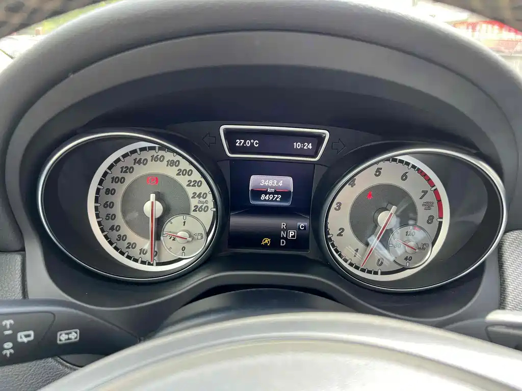 MERCEDES BENZ GLA 2016