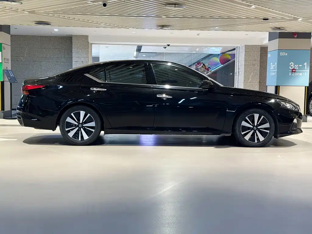 NISSAN TEANA 2021