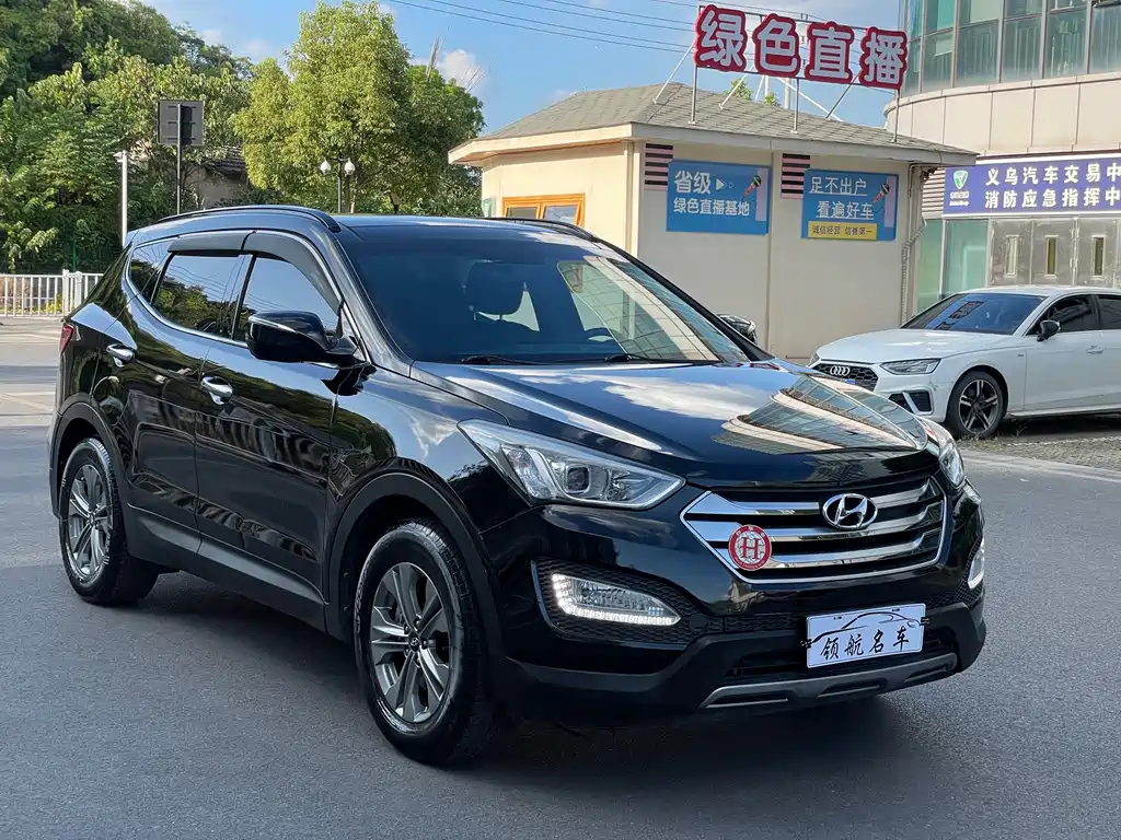 HYUNDAI SANTAFE 2015