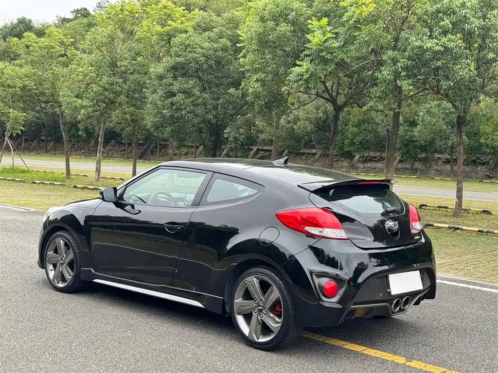 HYUNDAI VELOSTER 2012