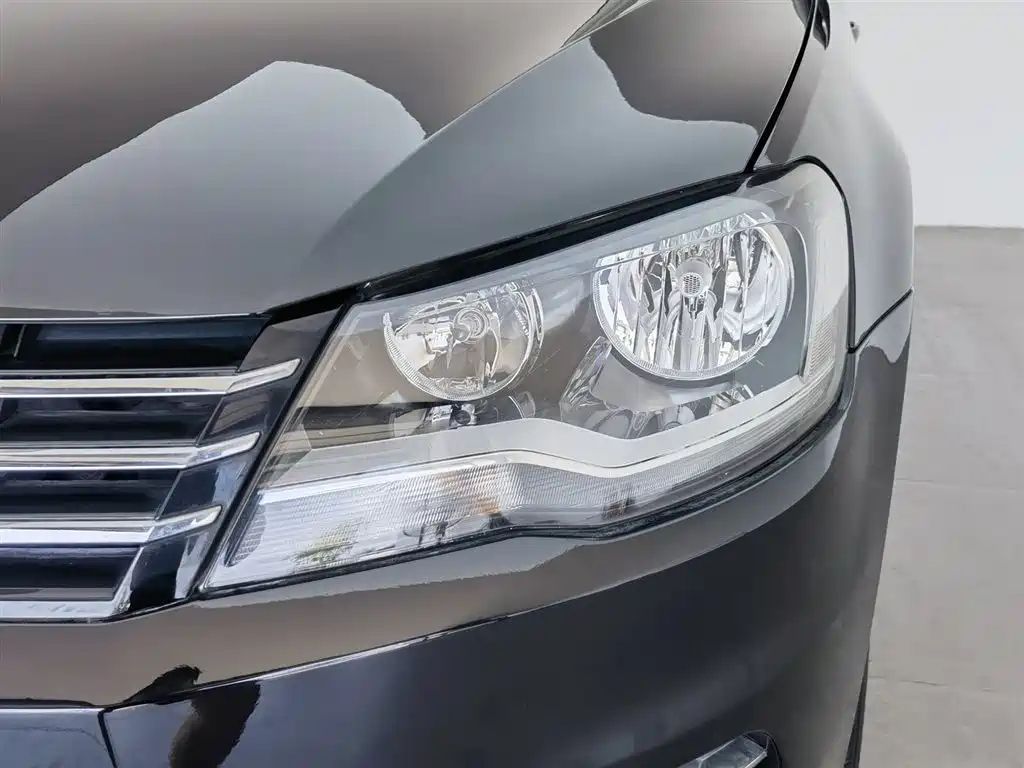 VOLKSWAGEN BORA 2013