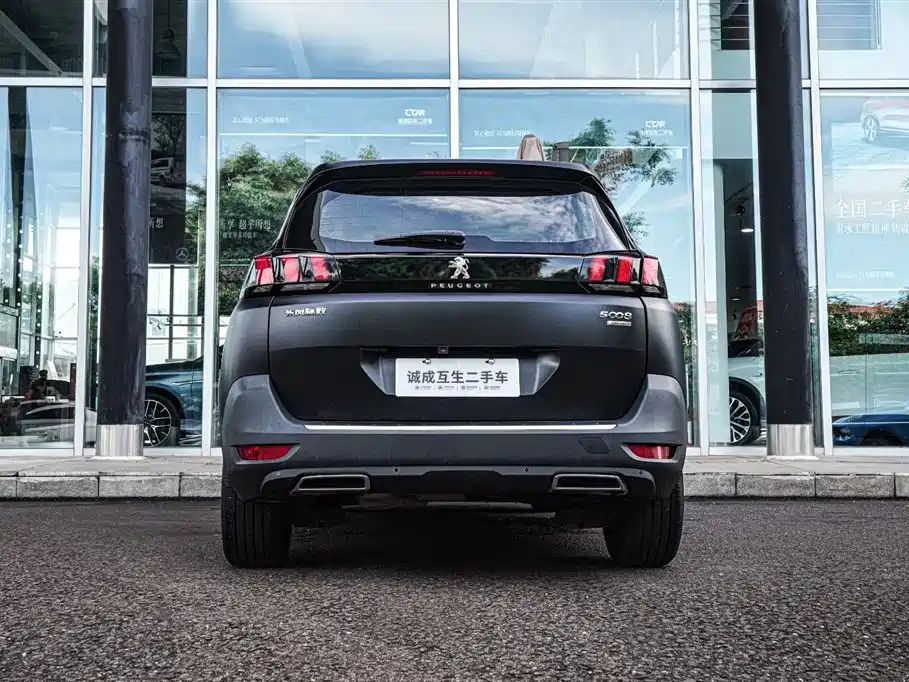 PEUGEOT 5008 2019