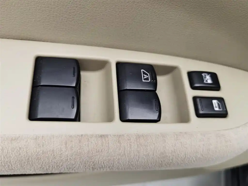 NISSAN SYLPHY 2016