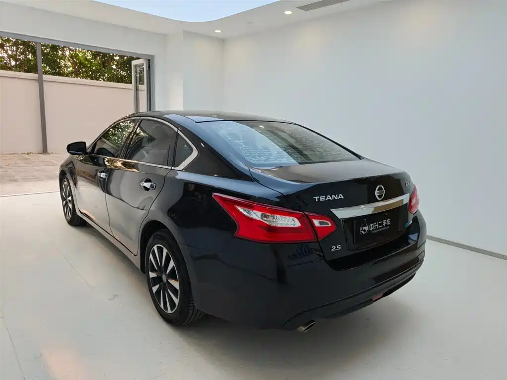 NISSAN TEANA 2016