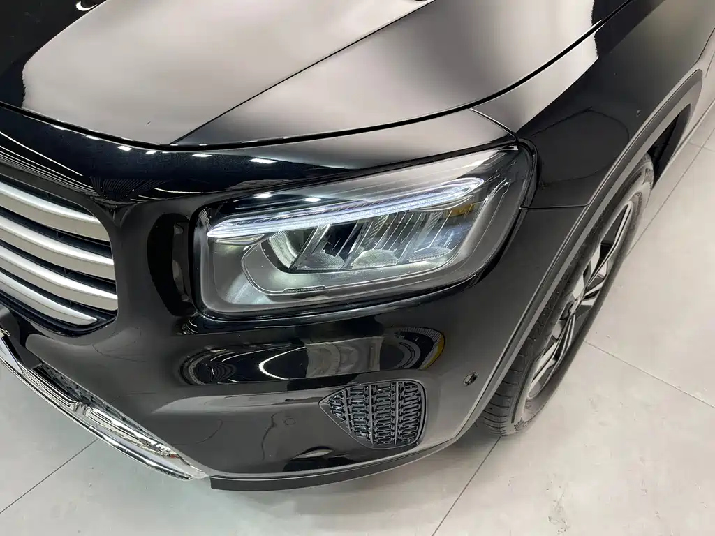 MERCEDES BENZ GLB 2024