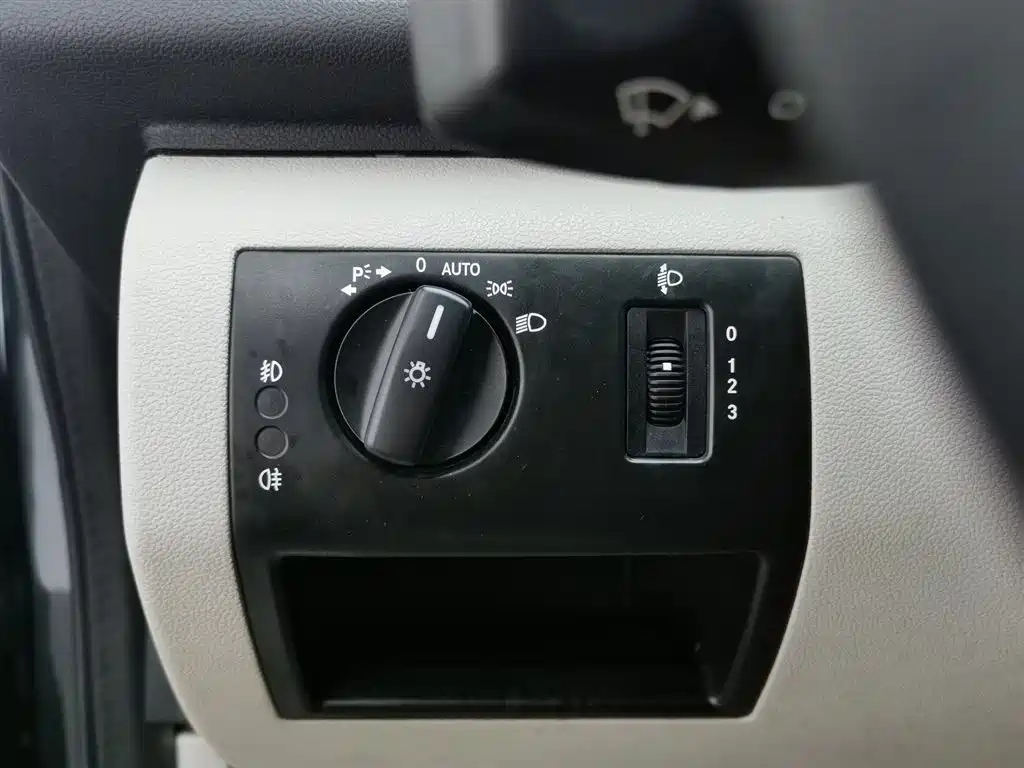 MERCEDES BENZ A-CLASS IMPORT 2011