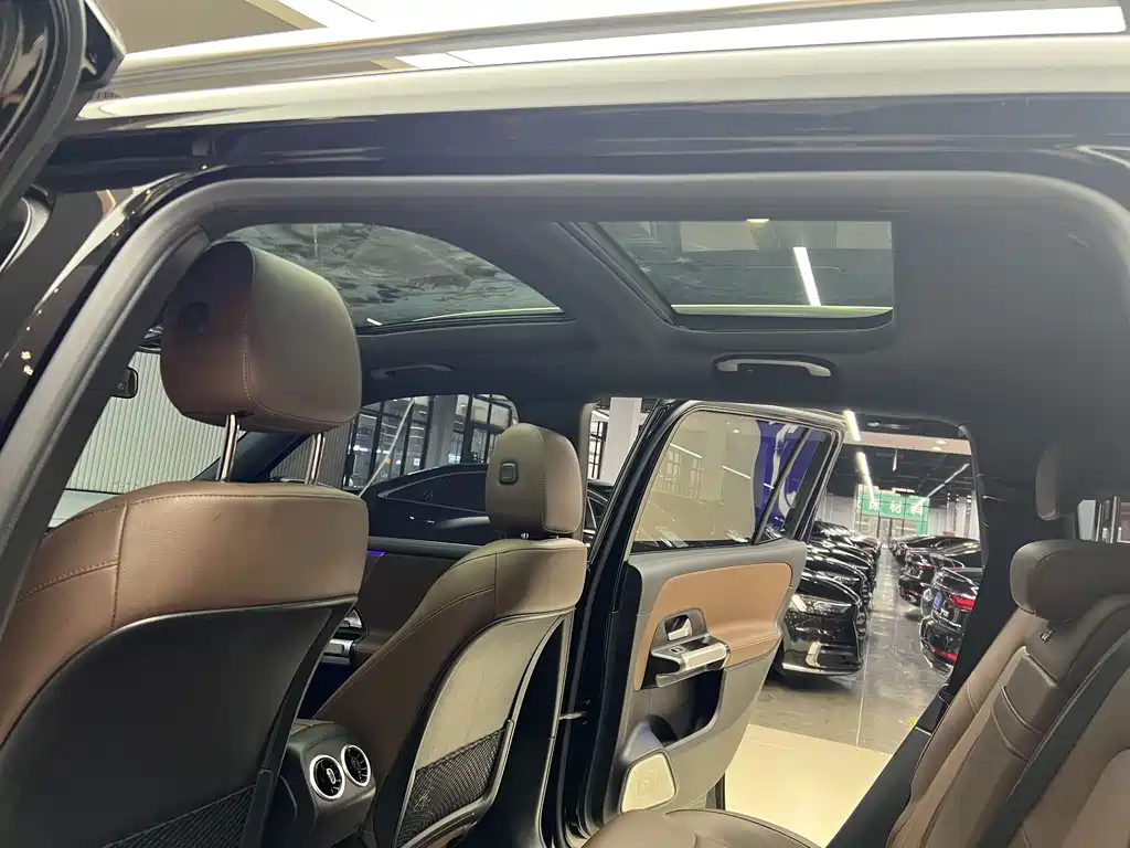 MERCEDES BENZ GLB 2023