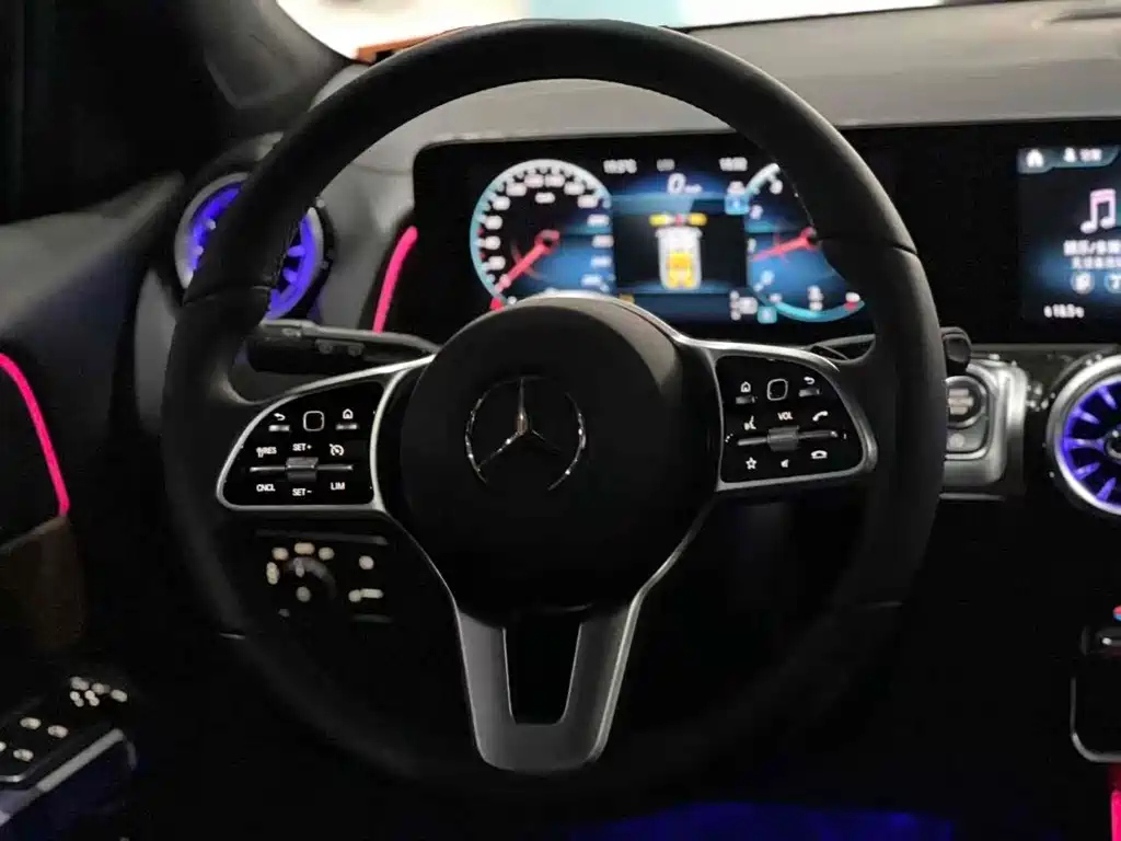 MERCEDES BENZ GLB 2022