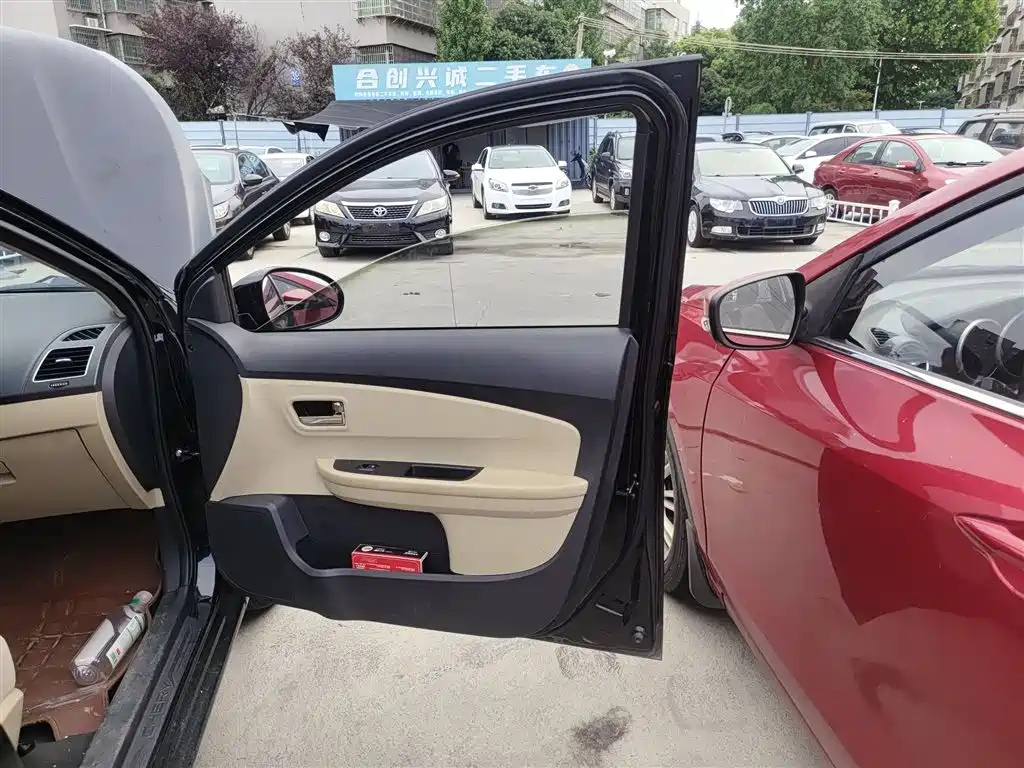 CHERY E3 2015