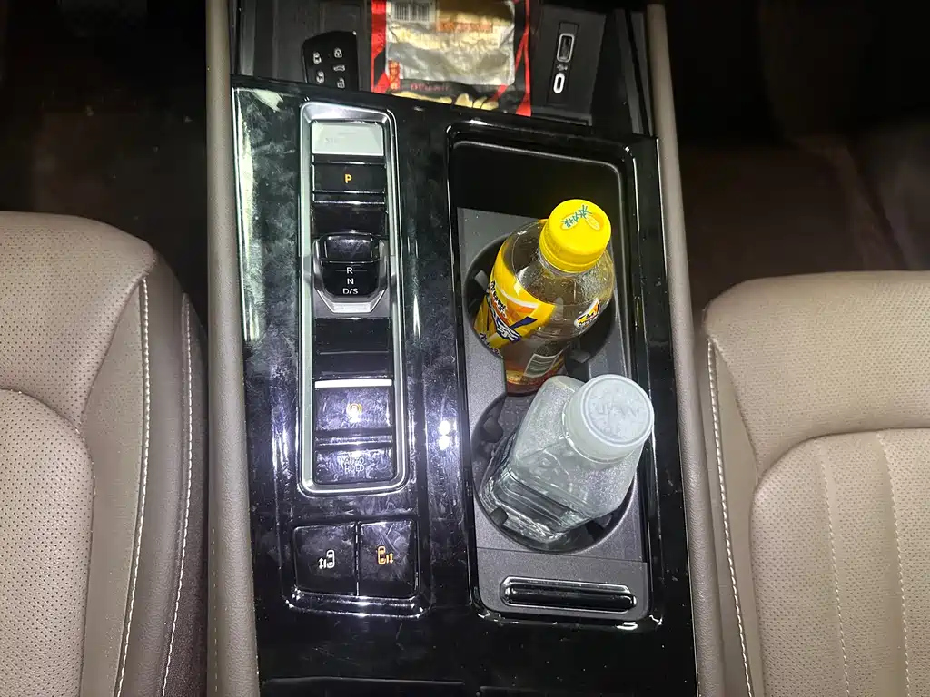 VOLKSWAGEN VILORAN 2022