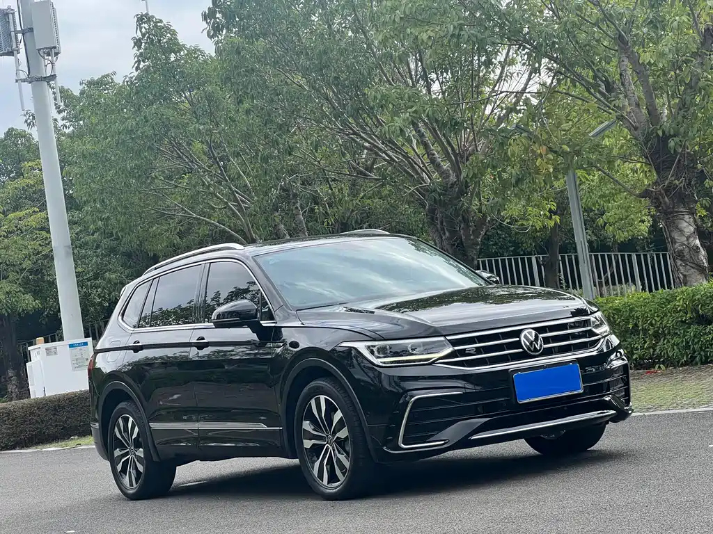 VOLKSWAGEN TIGUAN L 2021