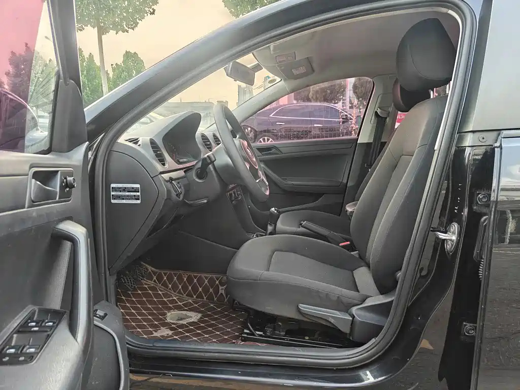 VOLKSWAGEN JETTA 2015