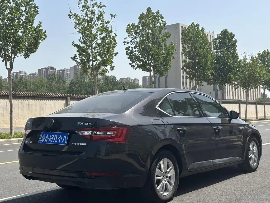SKODA SUPERB 2018