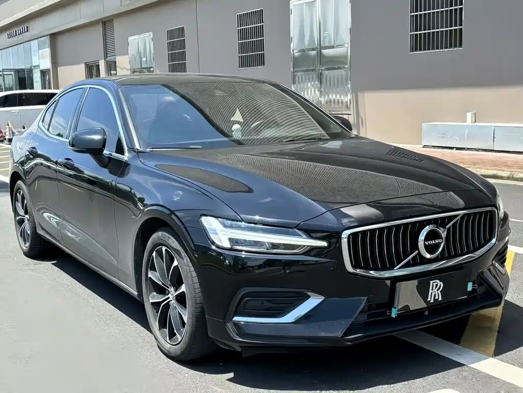 VOLVO S60 2022