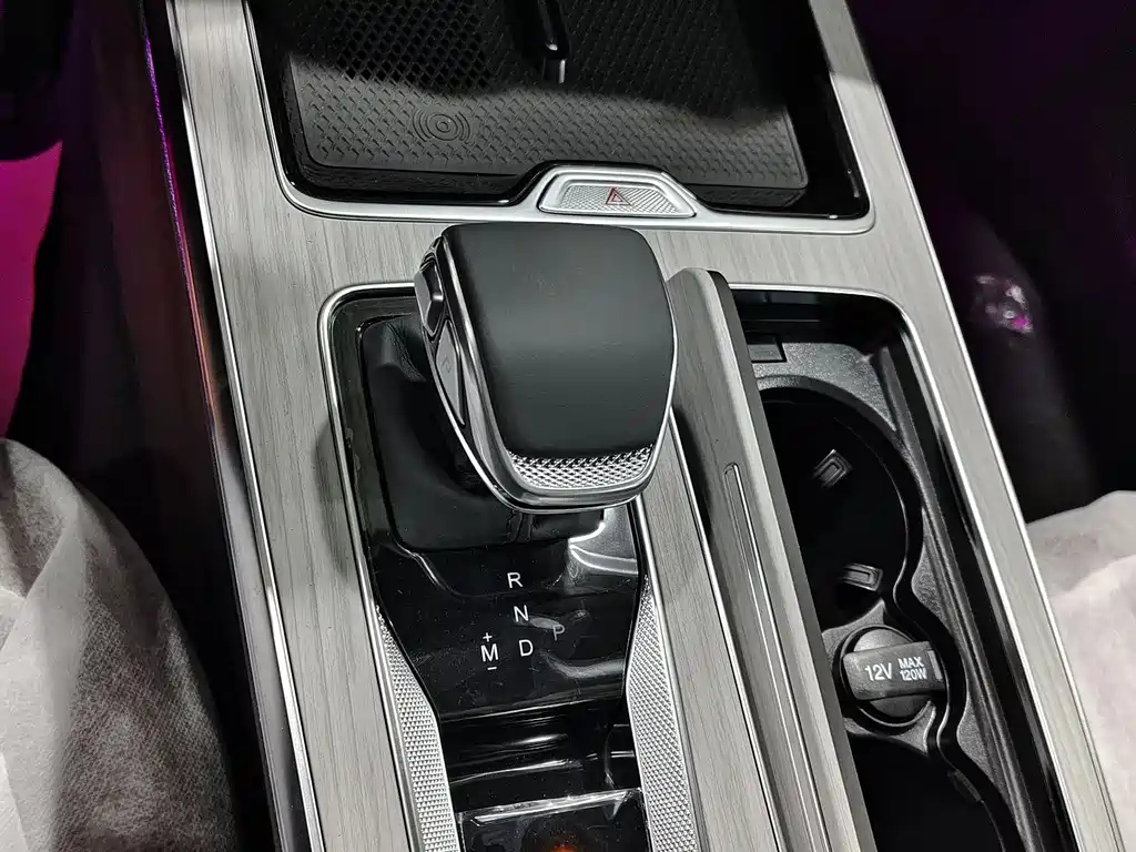 HONGQI HS5 2025