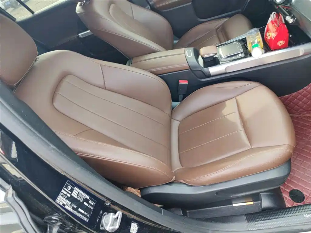 MERCEDES BENZ GLB 2023