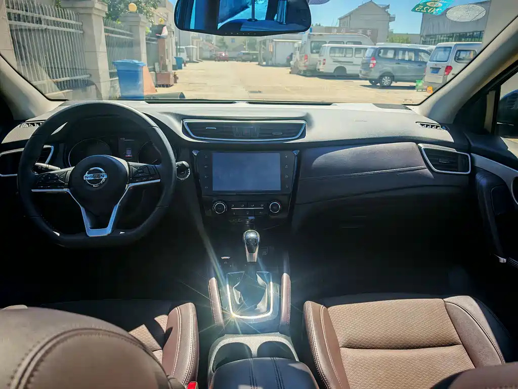 NISSAN QASHQAI 2019