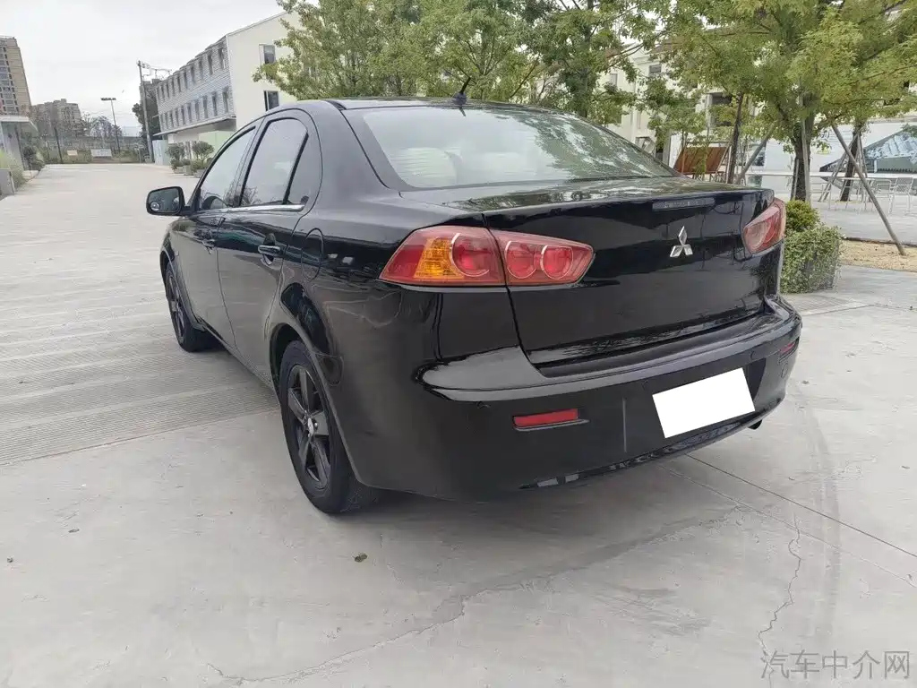 MITSUBISHI LANCER EX 2010