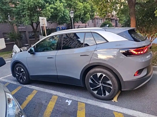 VOLKSWAGEN ID.4 CROZZ  2025 YEAR  EDITION 2025