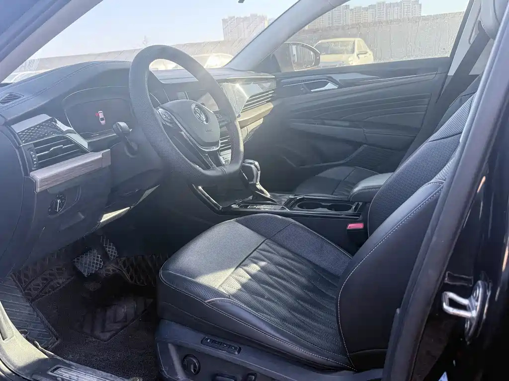 VOLKSWAGEN PASSAT 2020