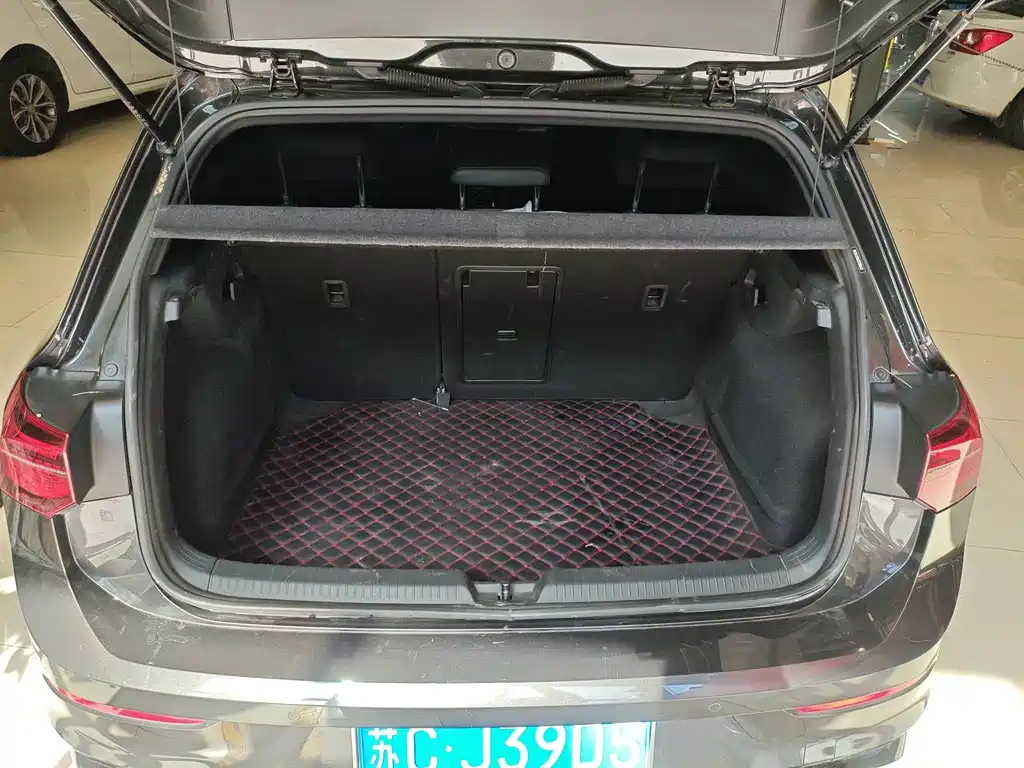 VOLKSWAGEN GOLF 2022