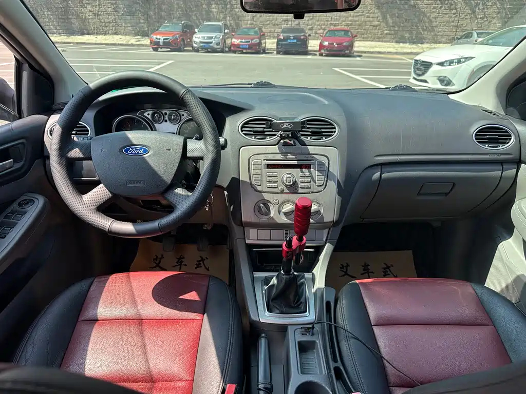 FORD FOCUS 2012