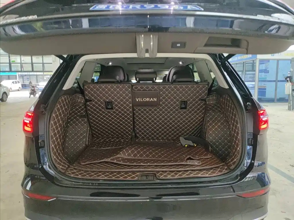 VOLKSWAGEN VILORAN 2022