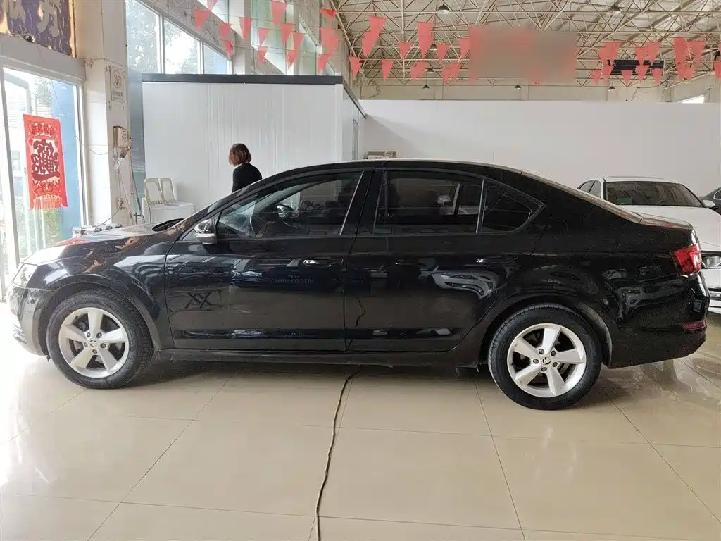 SKODA OCTAVIA 2019