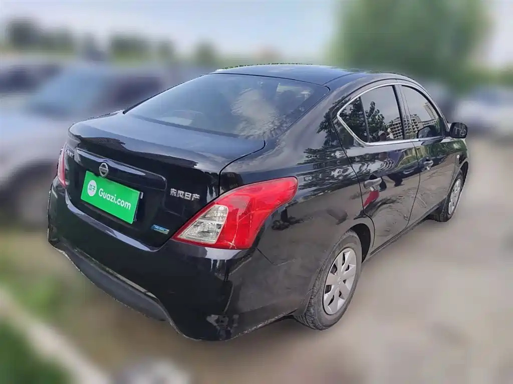 NISSAN SUNNY 2015