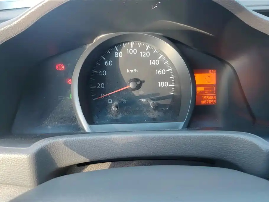 NISSAN NV200 2014