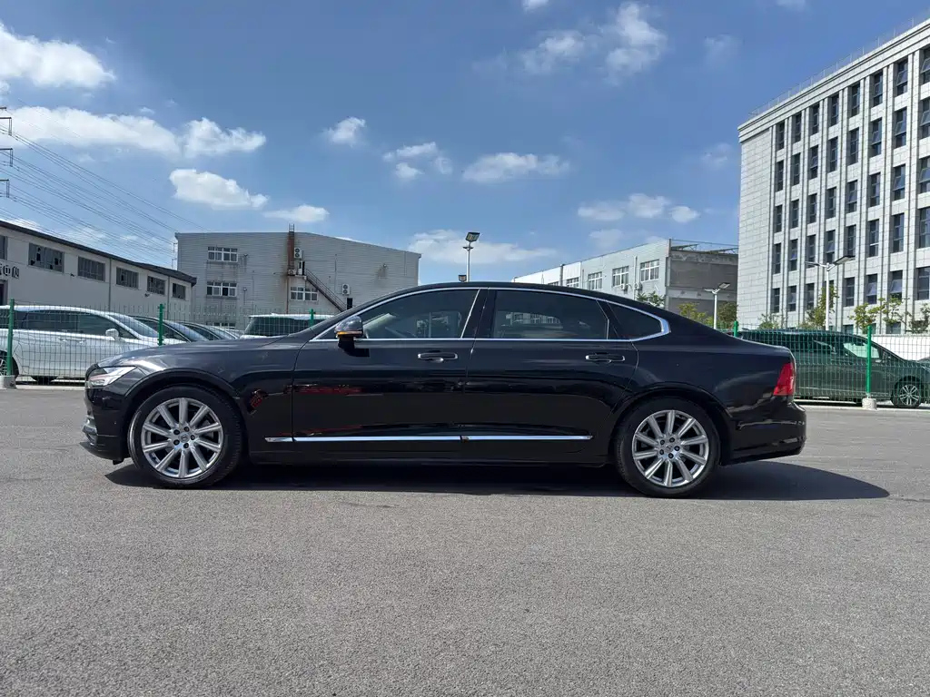 VOLVO S90 2020