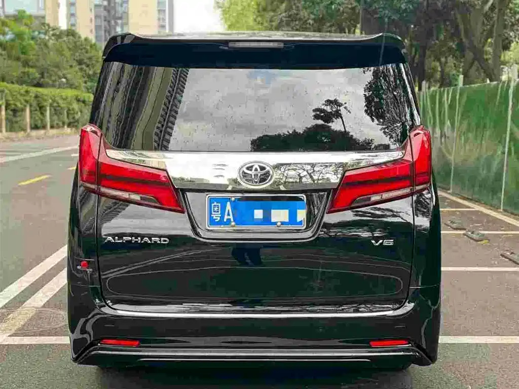 TOYOTA ALPHARD 2018