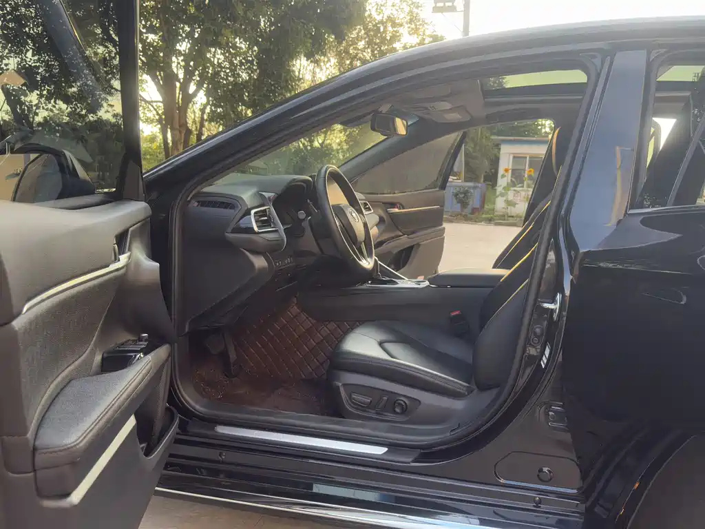 TOYOTA CAMRY 2023
