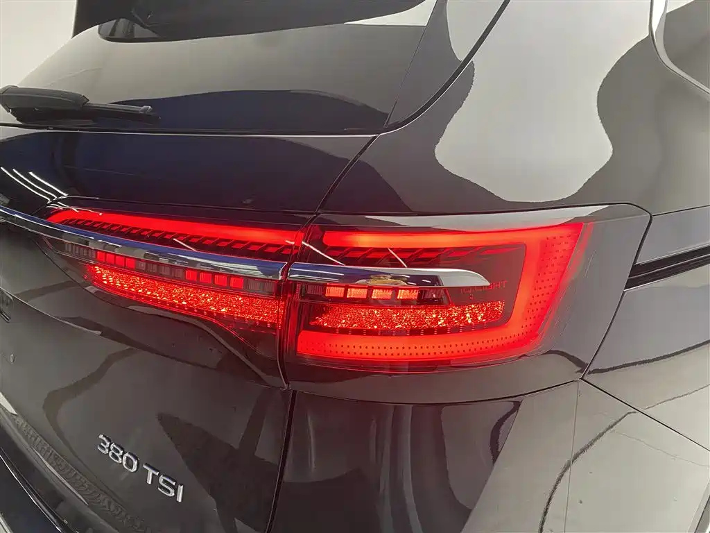 VOLKSWAGEN VILORAN 2023