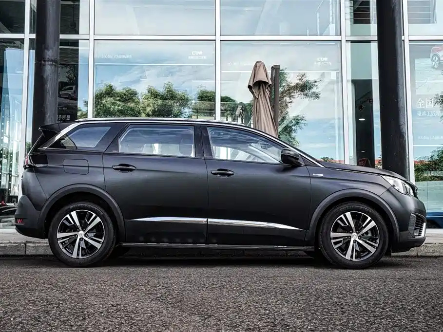 PEUGEOT 5008 2019