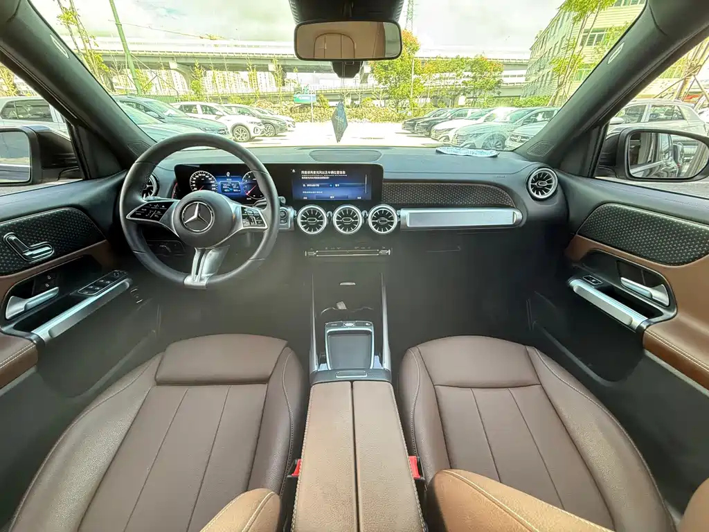 MERCEDES BENZ GLB 2024