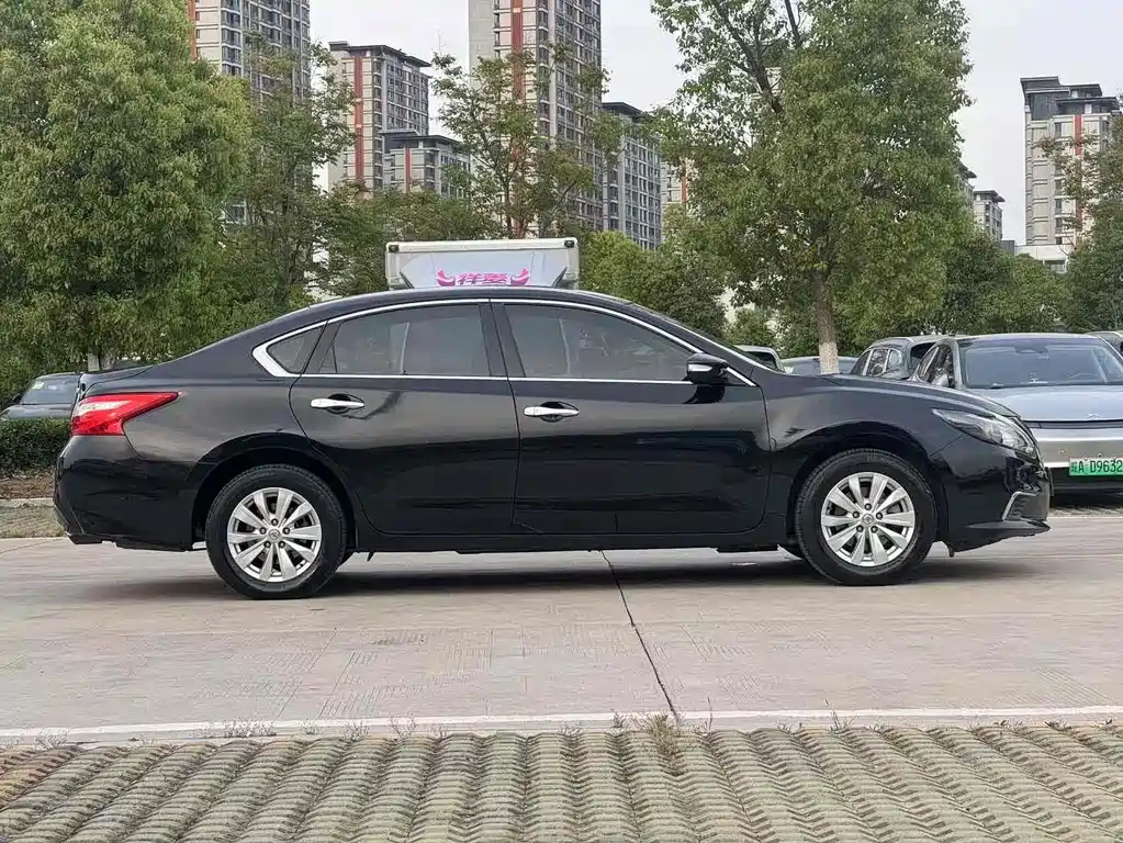 NISSAN TEANA 2017